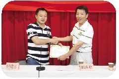 团省委常委 学校部部长陈继胜与我校医疗救护队队员互动-浙江医学高等专科学校校报电子版